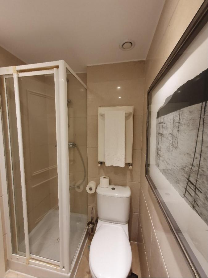 River View & Close To The Beach - Quarto Em Almada Exterior photo